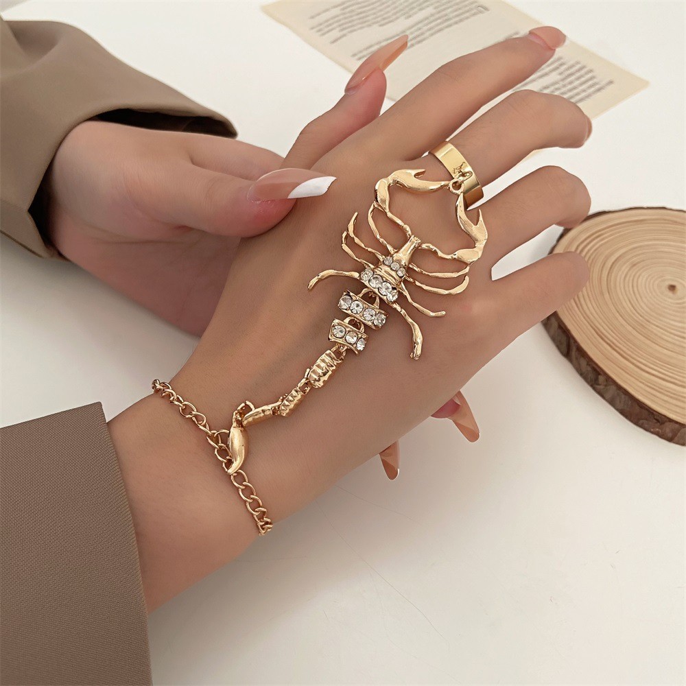 Women Shinny Gold Scorpion Hand Chains Slave Bracelet Ring Fashion Jewelry