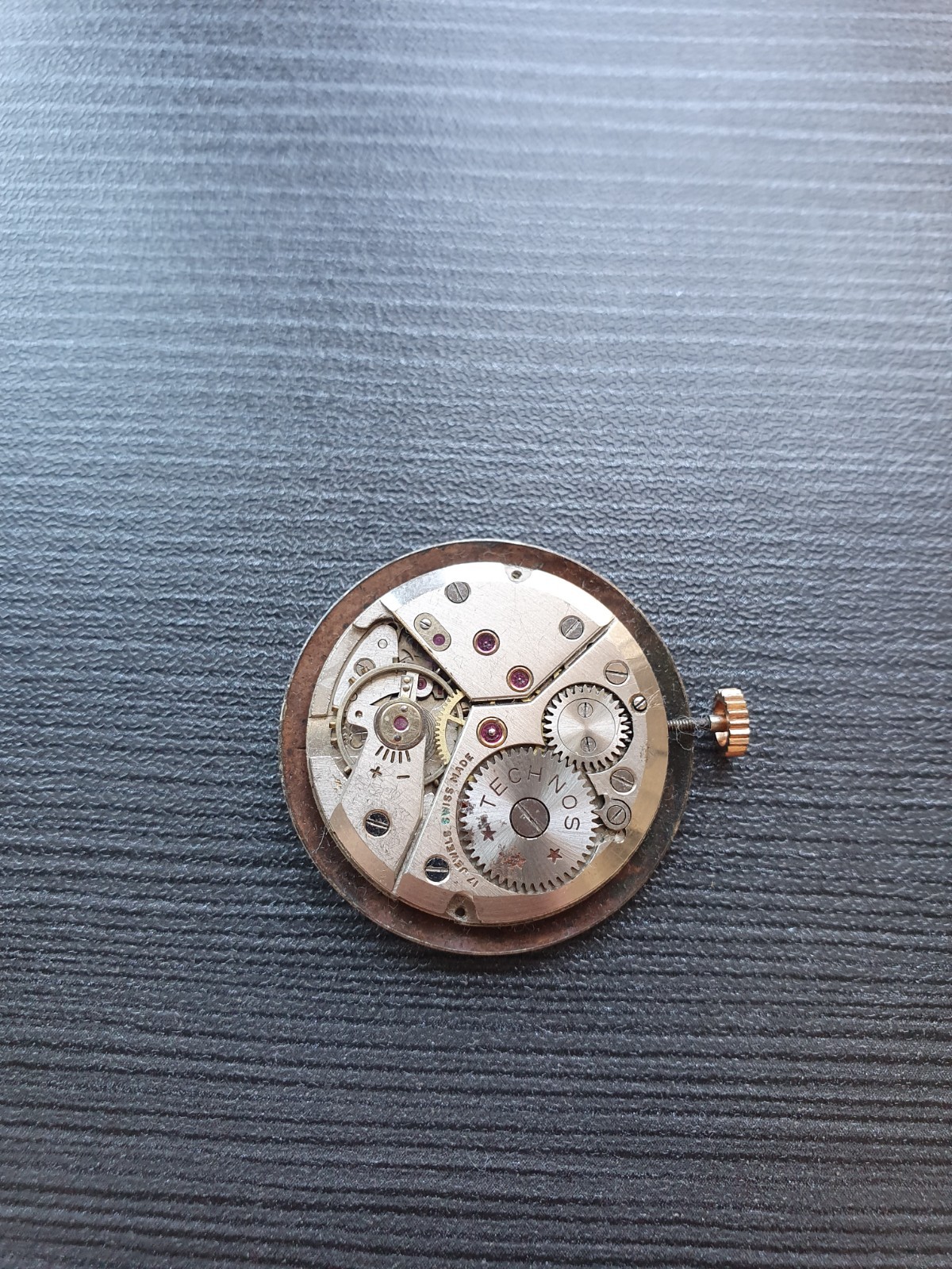 Vintage Technos 17 Jewels Swiss Date Watch Movement (For Parts Or Repair)