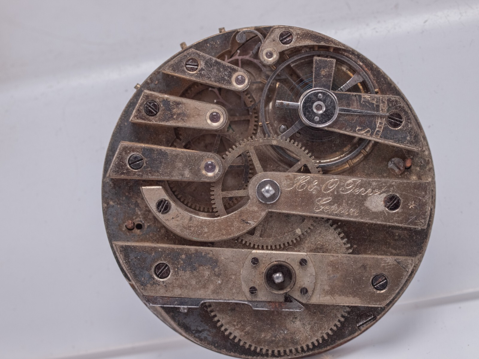 H&O Perret Geneva Swiss 18s 20 Ligne Double Sunk Key Wind Pocket Watch Movement