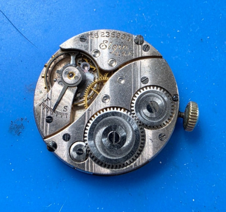 VINTAGE 6/0 SIZE ELGIN POCKET WATCH MOVEMENT RUNNING