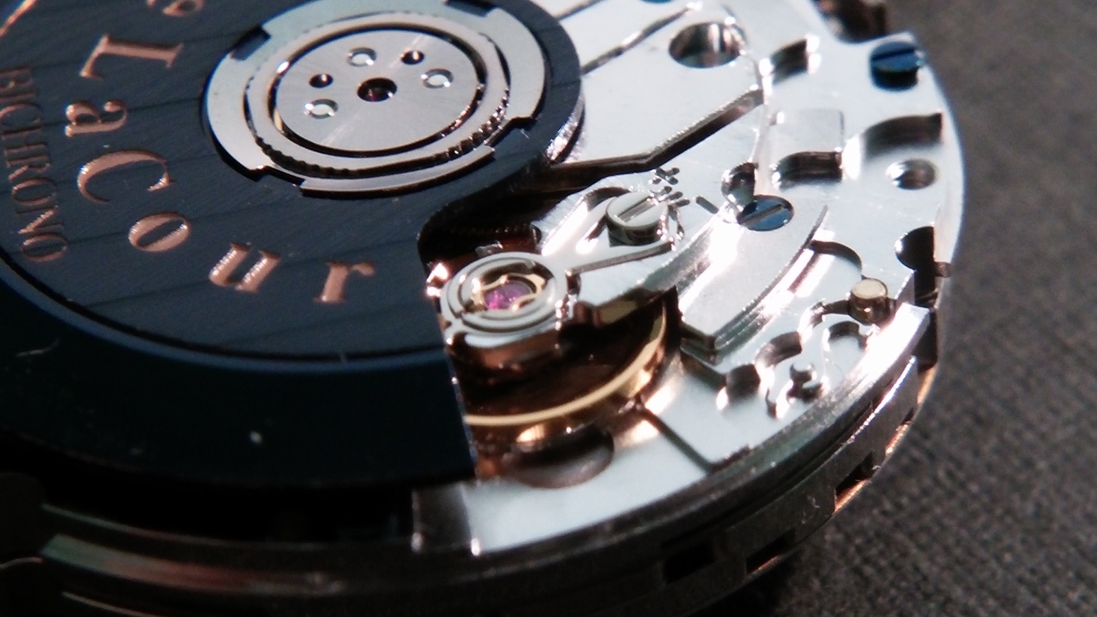 ETA 2094 Chronograph automatic calendar movement, deLaCour 33 Jewels
