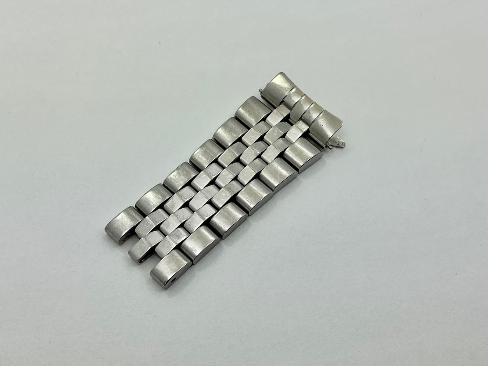 Citizen Caseback C300-Q00842 CONTINUOUS Partial Band Stainless Steel