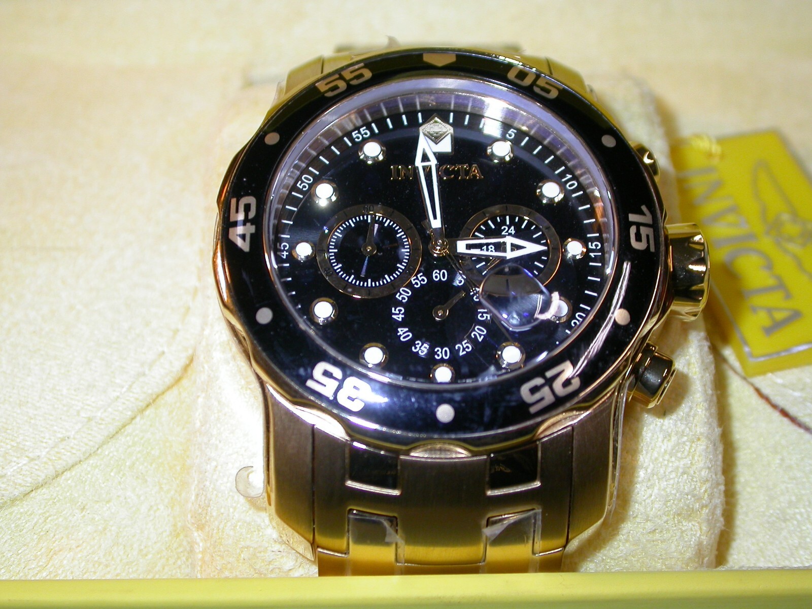 Invicta 0072 Pro Diver Men’s 48mm black dial black bezel Chronograph Watch