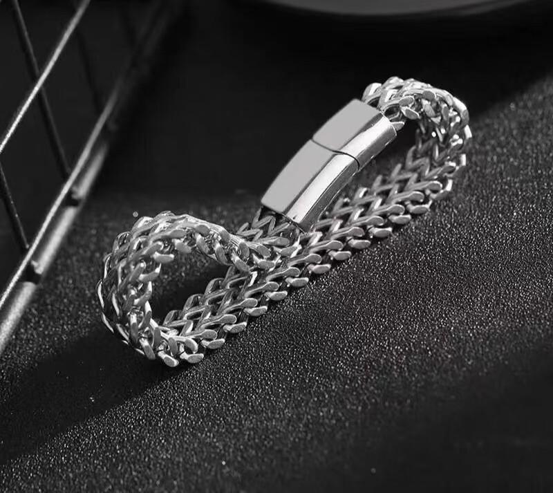 Fashionable Hip Hop Titanium Steel Bracelet Square Magnetic Buckle Bracelet