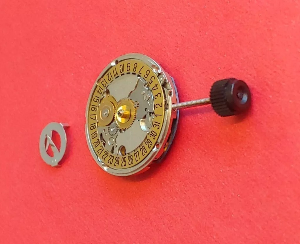 ETA 956.114 Date @6 Gucci NOS 7.75″‘ Movement. Sets, Runs, Keeping Time 24 Hours