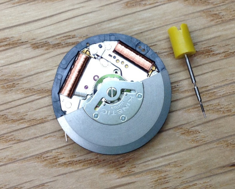 Seiko 5M63A KINETIC Watch Movement – Used – WORKING – Black & White date