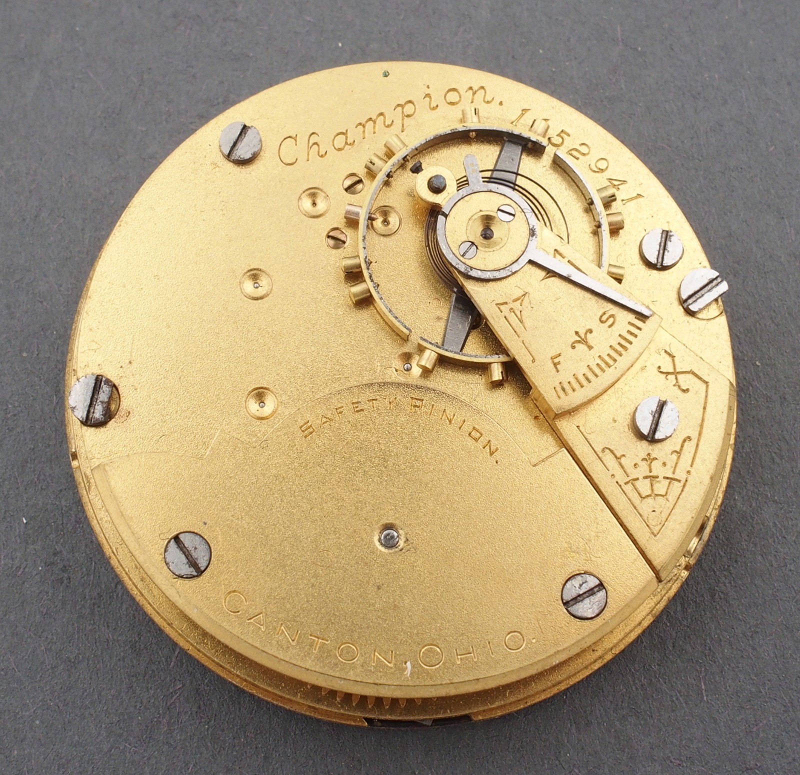 Hampden 18s OF 7J Champion Pocket Watch Movement for Parts or Repair #F433