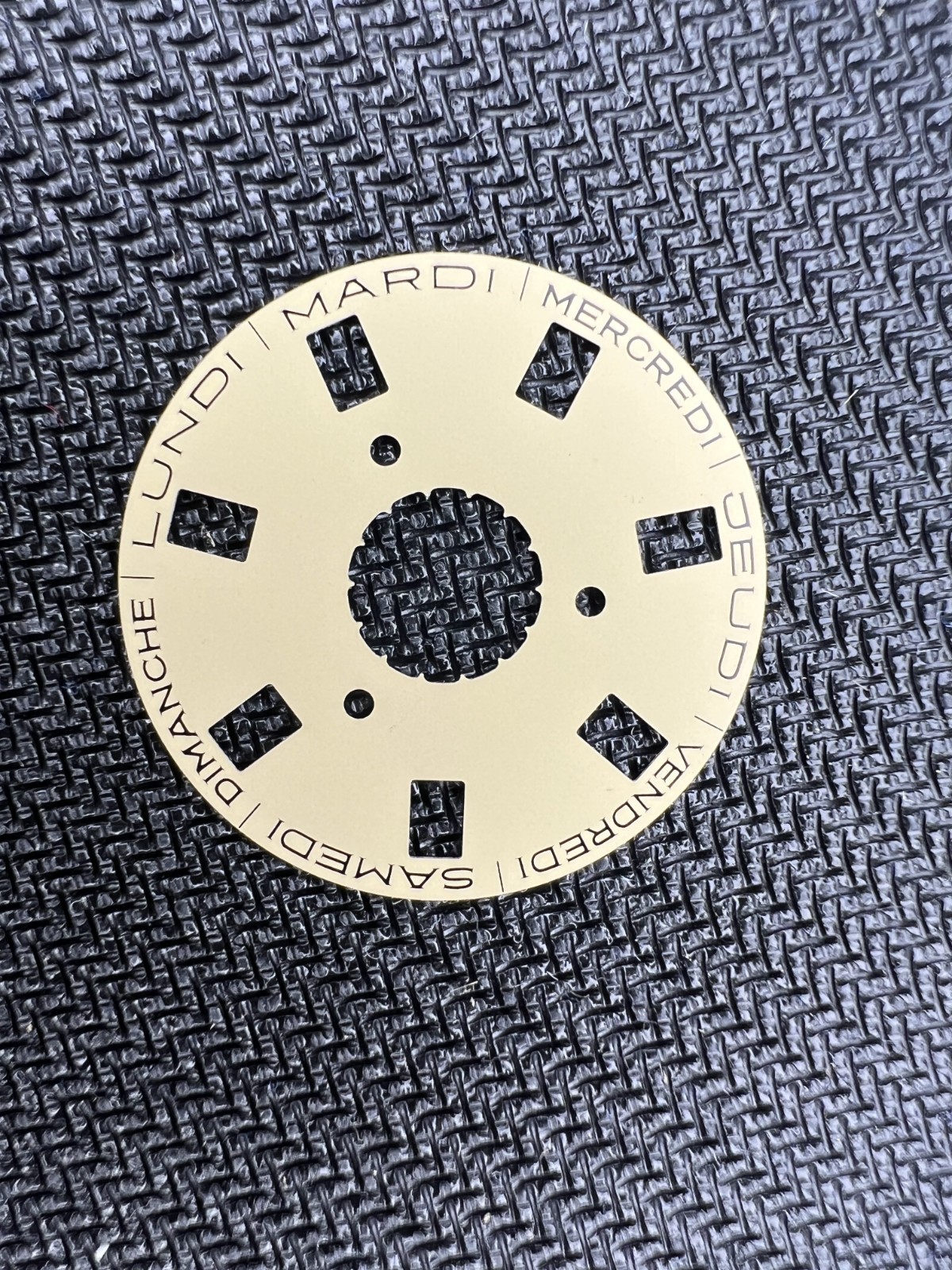 Genuine Rolex 3155 Day Date Disc Champage French Francais – Intl Shipping