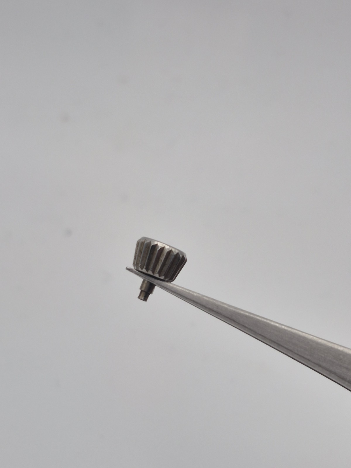 Lucien Rochat Corona 6.1mm x 3.8mm Step 90 Tube 2.5mm Screw Crown