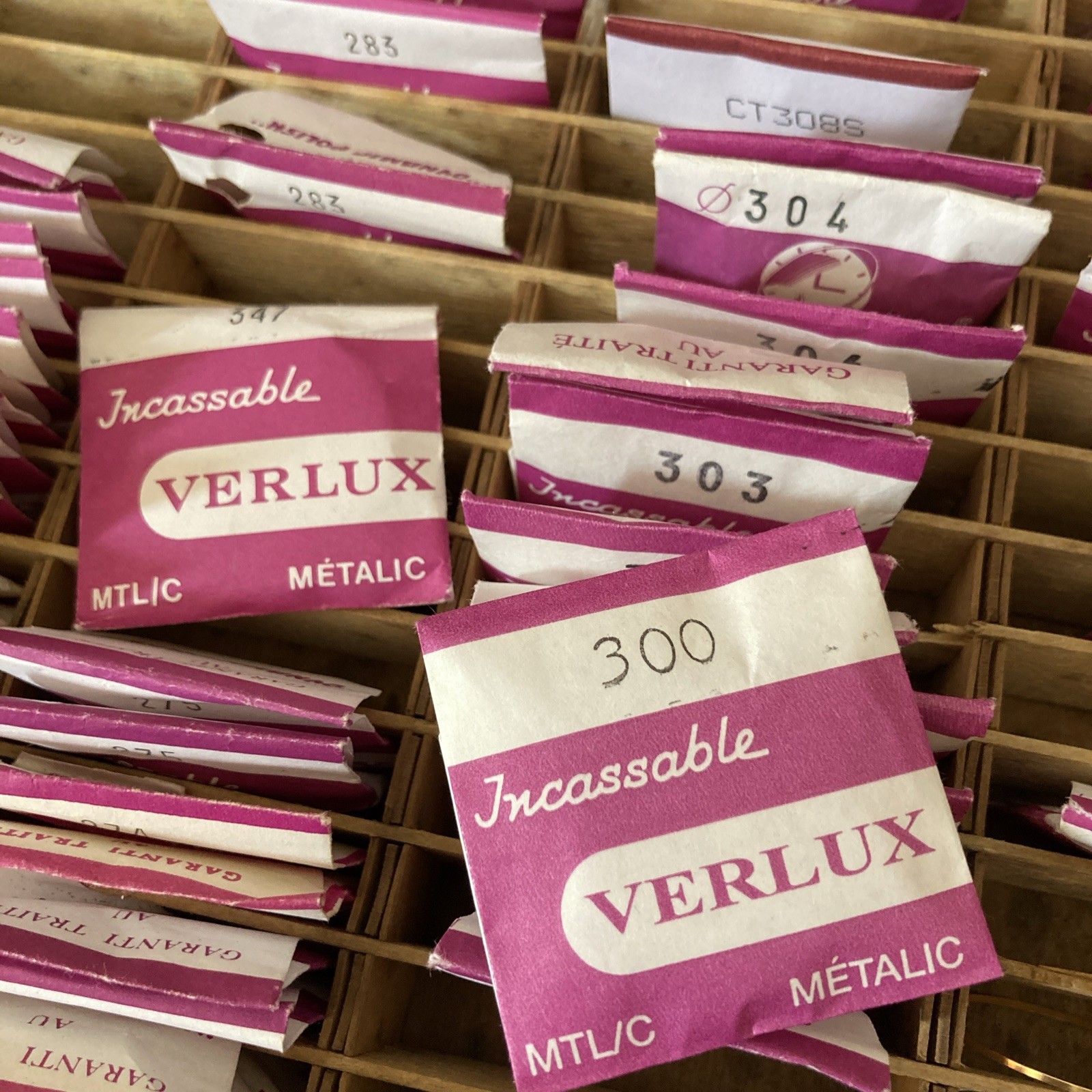 Verlux Unbreakable Metallic MTL/C plastic glass watch