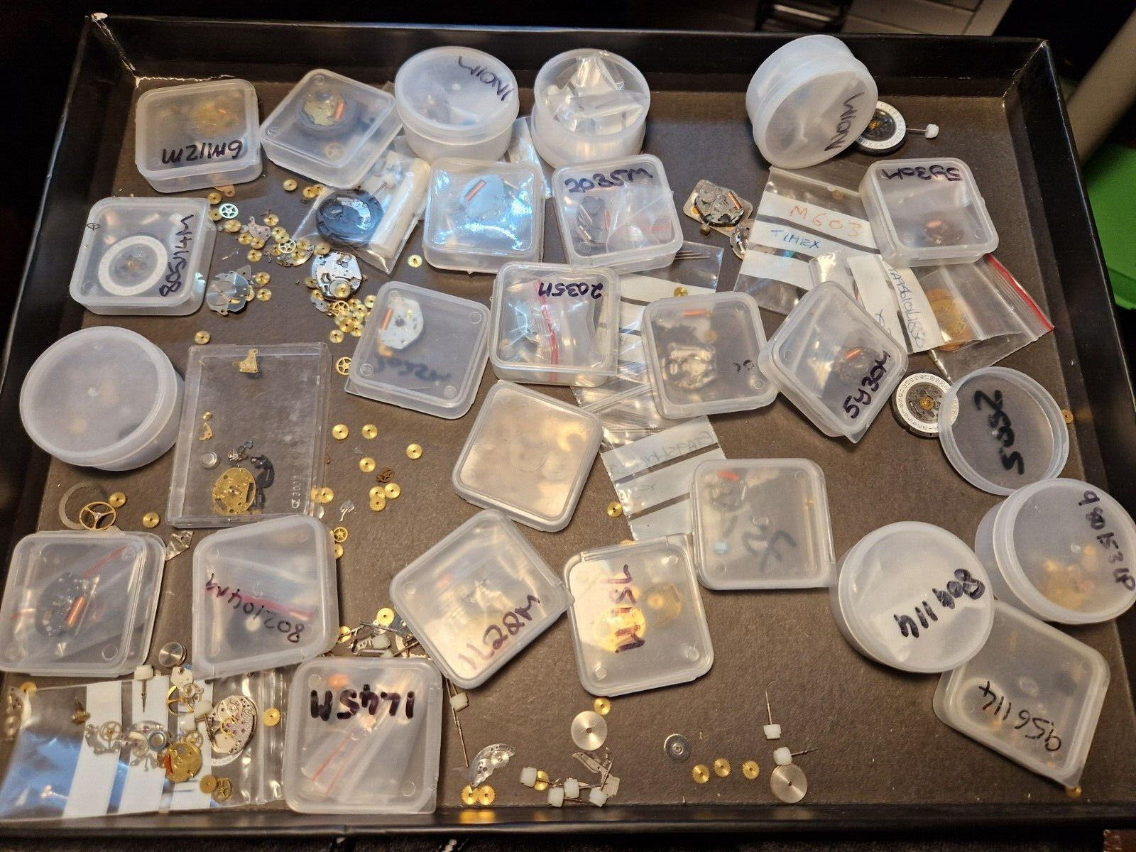 vintage watchmakers lot mostly ladies quartz movements and parts wholesale