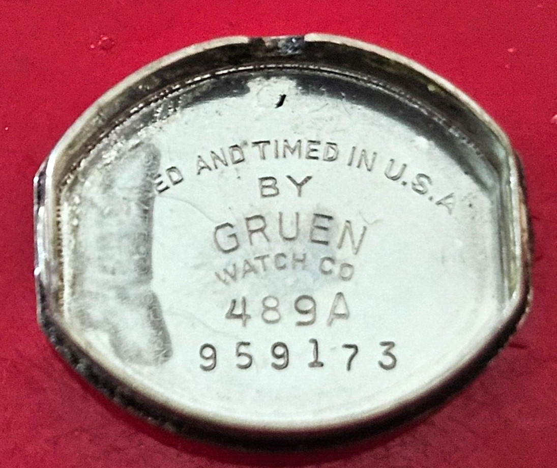 GRUEN 243 17J Watch Movement (REMOVED FROM GOLD CASE/BALANCE RUNS) LOT.325