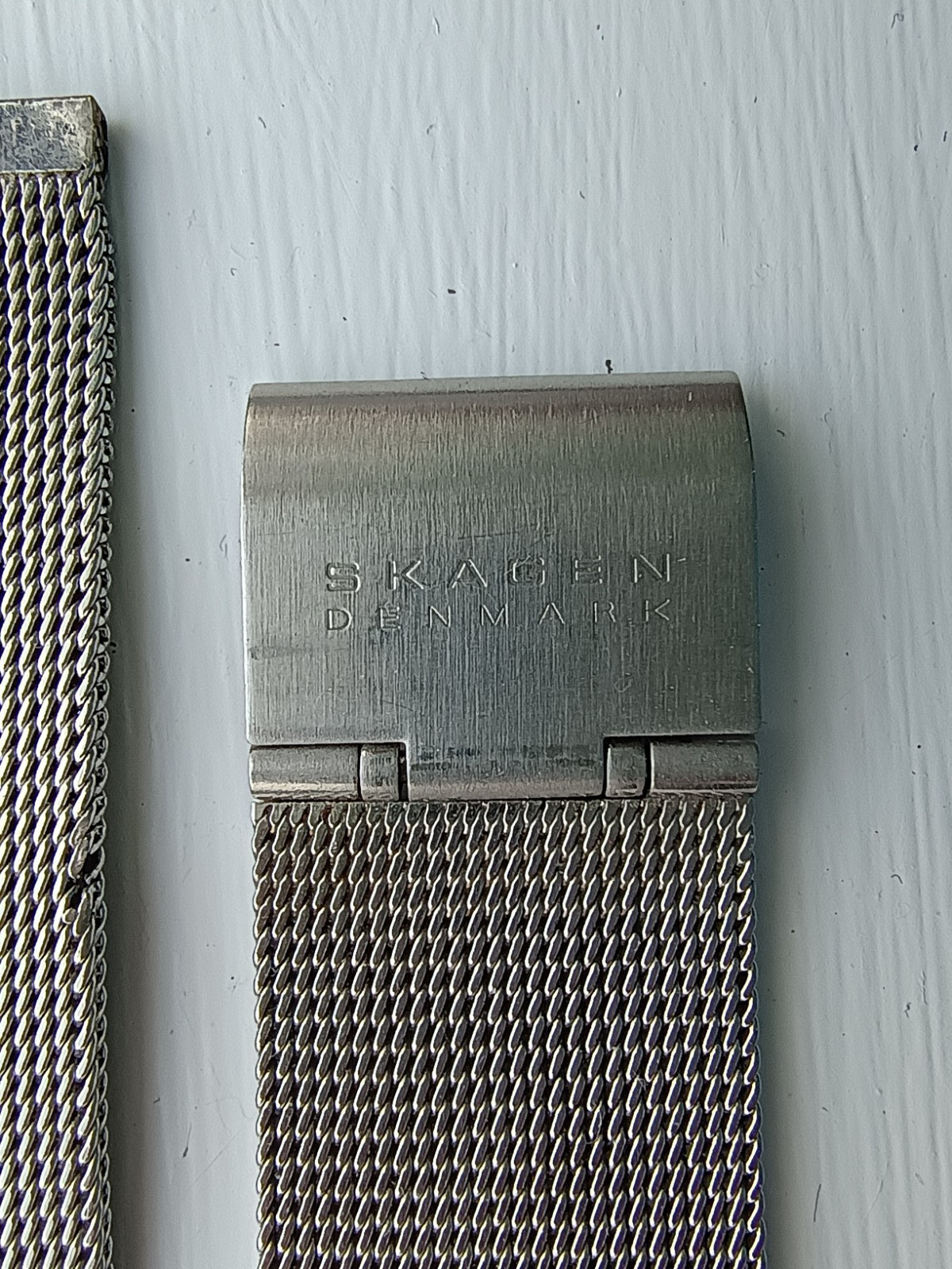 SKARGEN – Men’s Wristwatch – Salvaged – STEEL WATCH STRAP & 4 SCREWS – 17.5mm