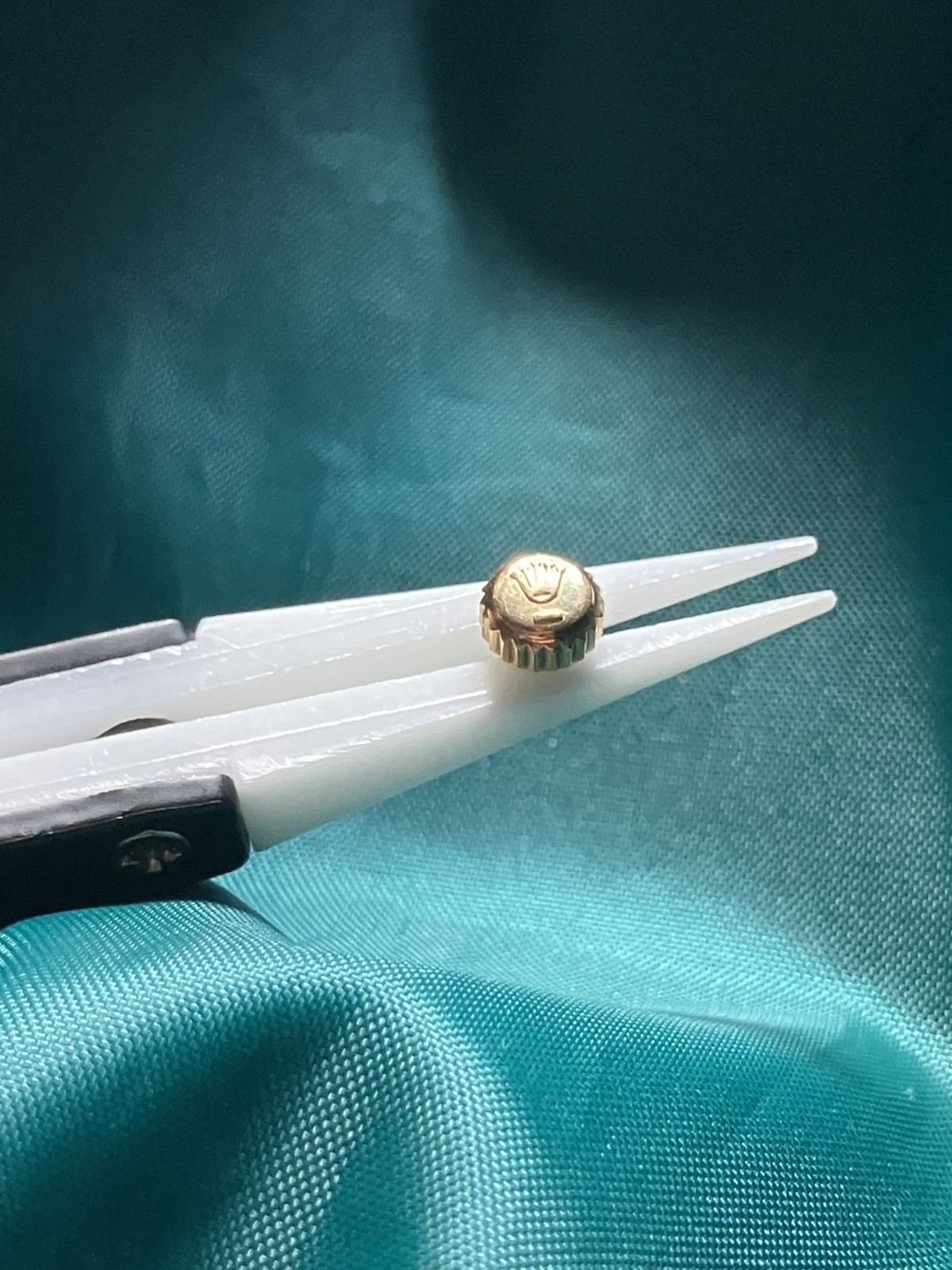 Genuine Rolex 18k Yellow Gold 5.3mm Crown. Preowned for 69173, 79178, 6917 etc