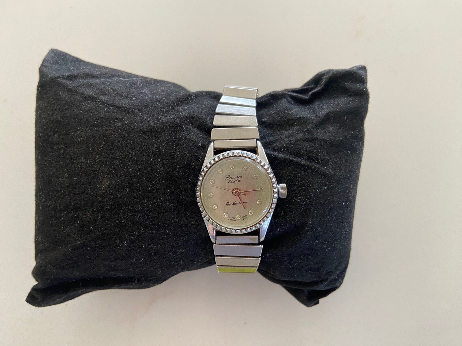Vintage Ladies Lucerne Electra Wrist Watch Windup Needs Service Runs And Stops