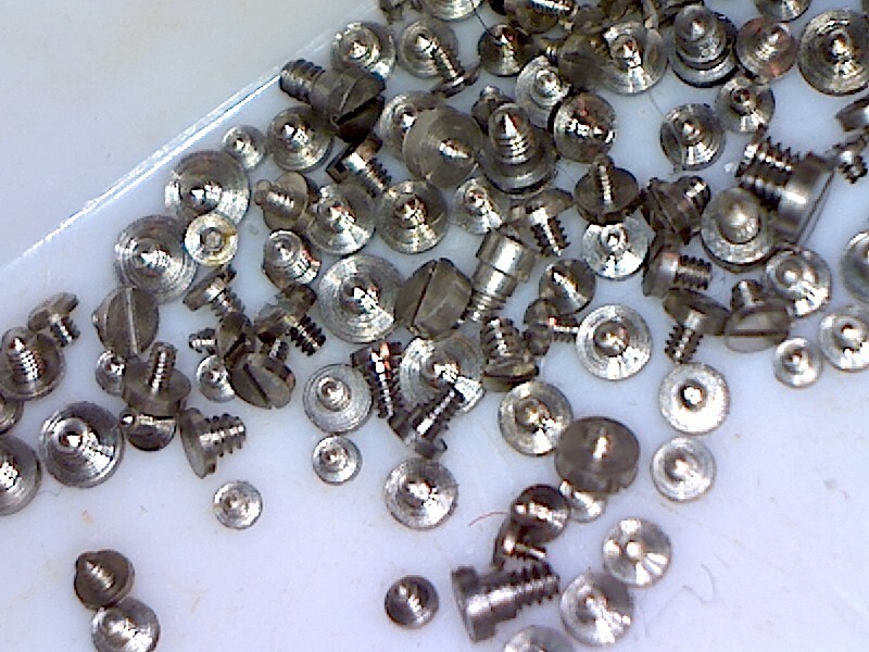 CLICK SCREWS Assorted 144 Pieces
