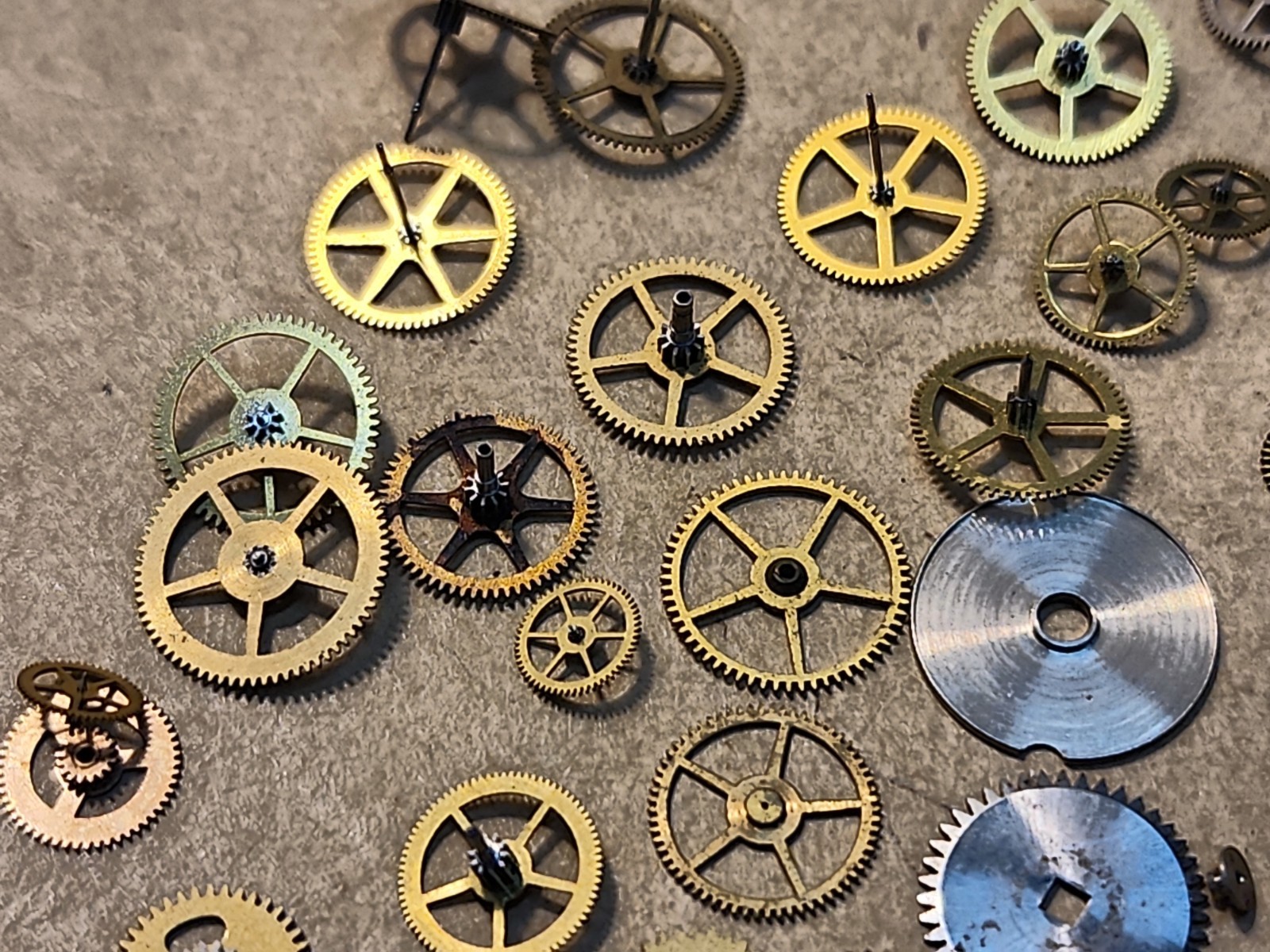 Lot Of Mixed Pocket Watch/Wristwatch Loose Parts-Train Wheels, Hr Wheels, 120+