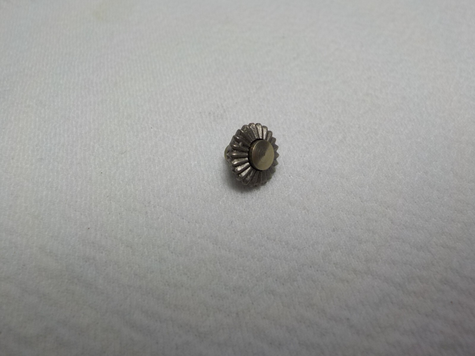 VINTAGE 8.2 MM SILVER POCKET WATCH CROWN WATCHMAKERS REPLACEMENT PART #17