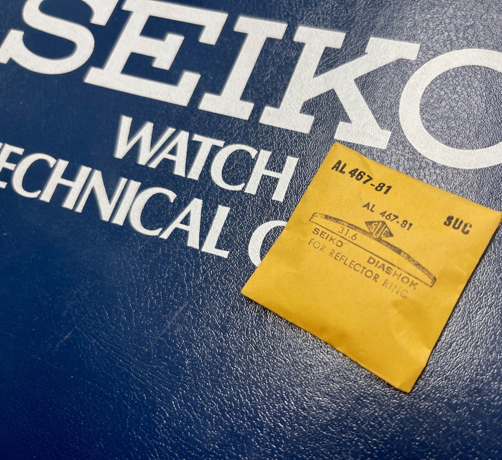 Vintage Seiko Diashock watch acrylic crystal 31.6mm for reflector ring AL467-81