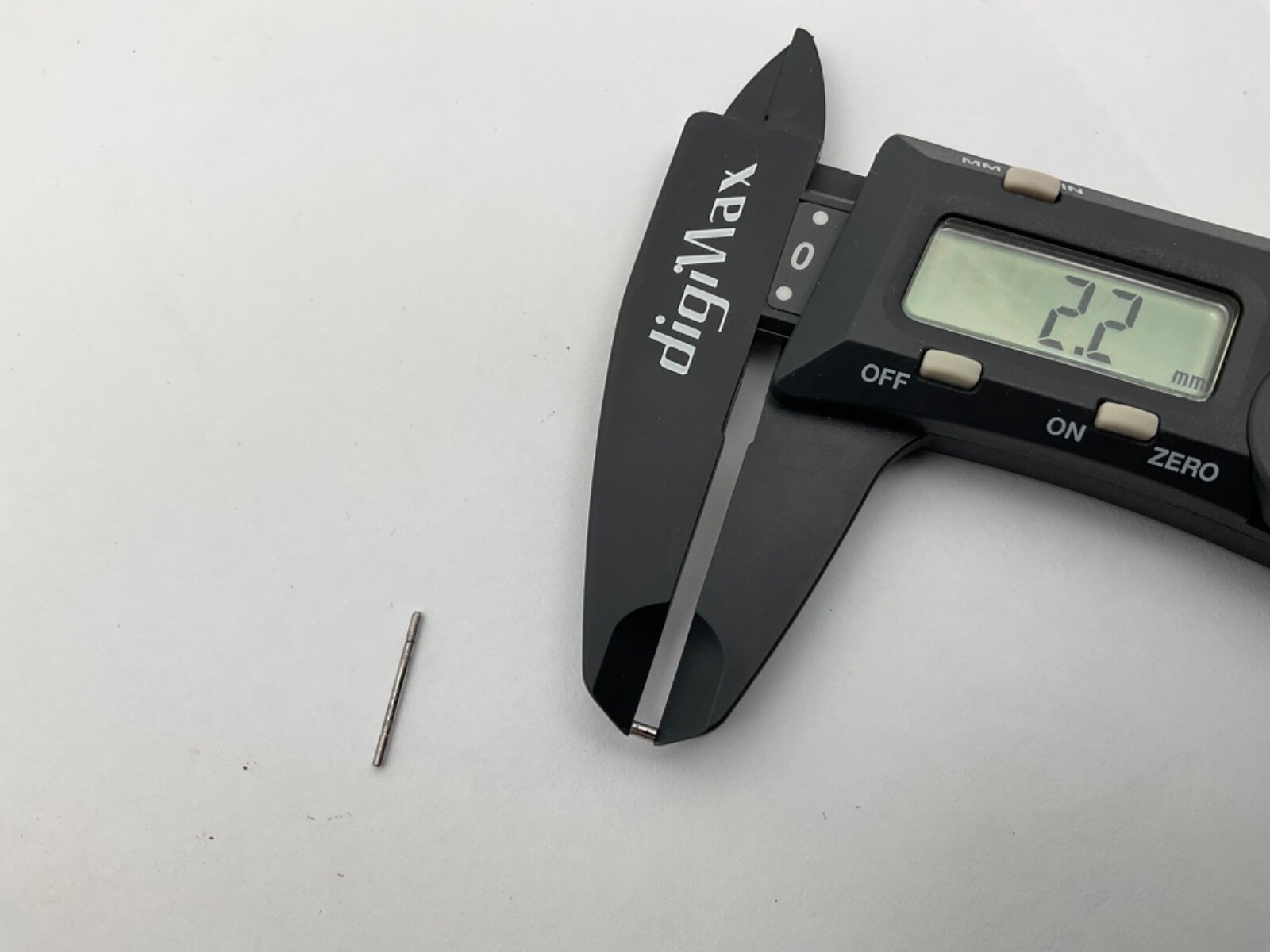 Authentic Corum Admiral’s Cup 99.330.21 V585 Pin and Tube for 15mm Link