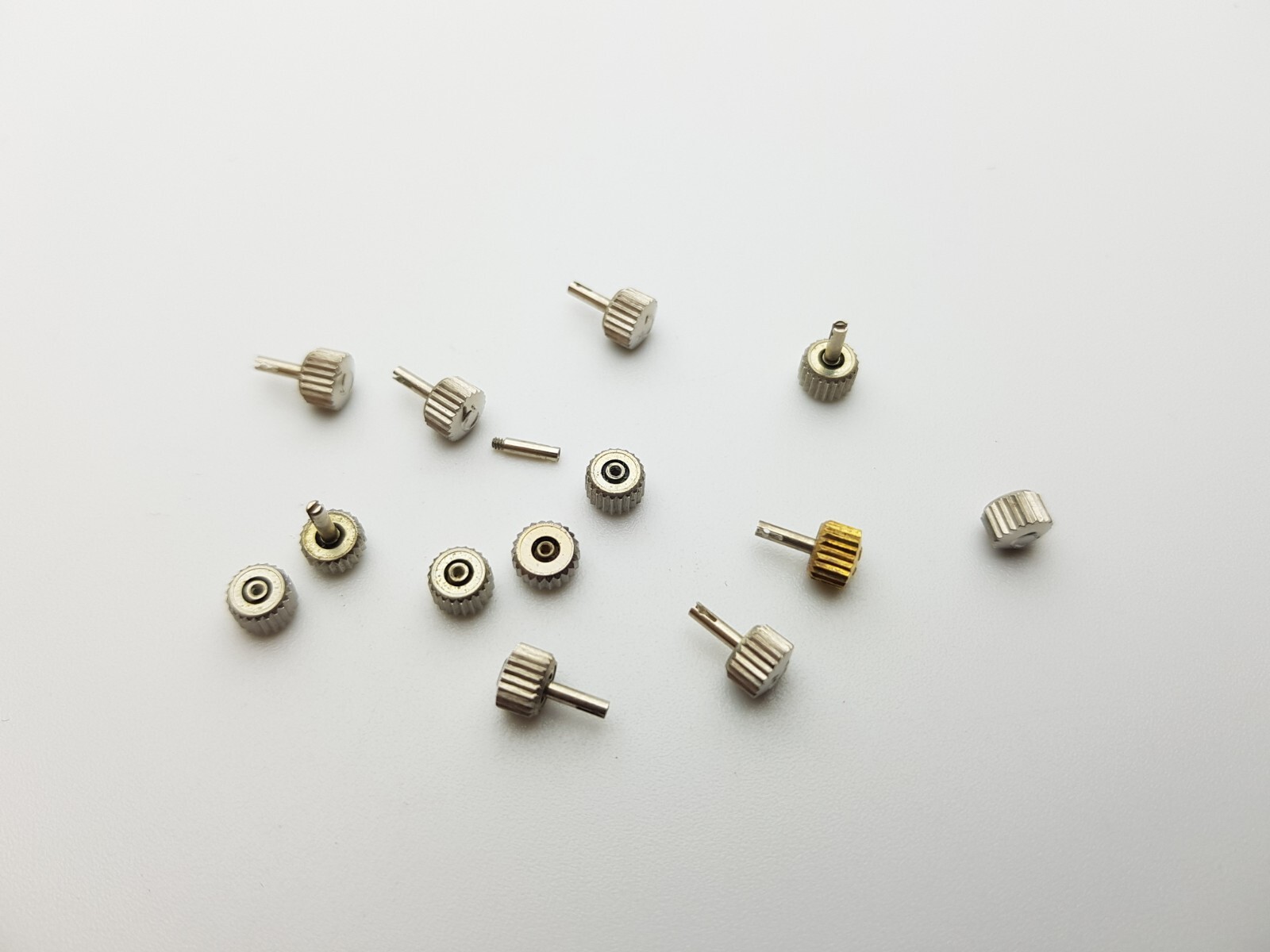 13 Pieces – Omega Seamaster Cosmic Crowns – 4,5mm – Parts