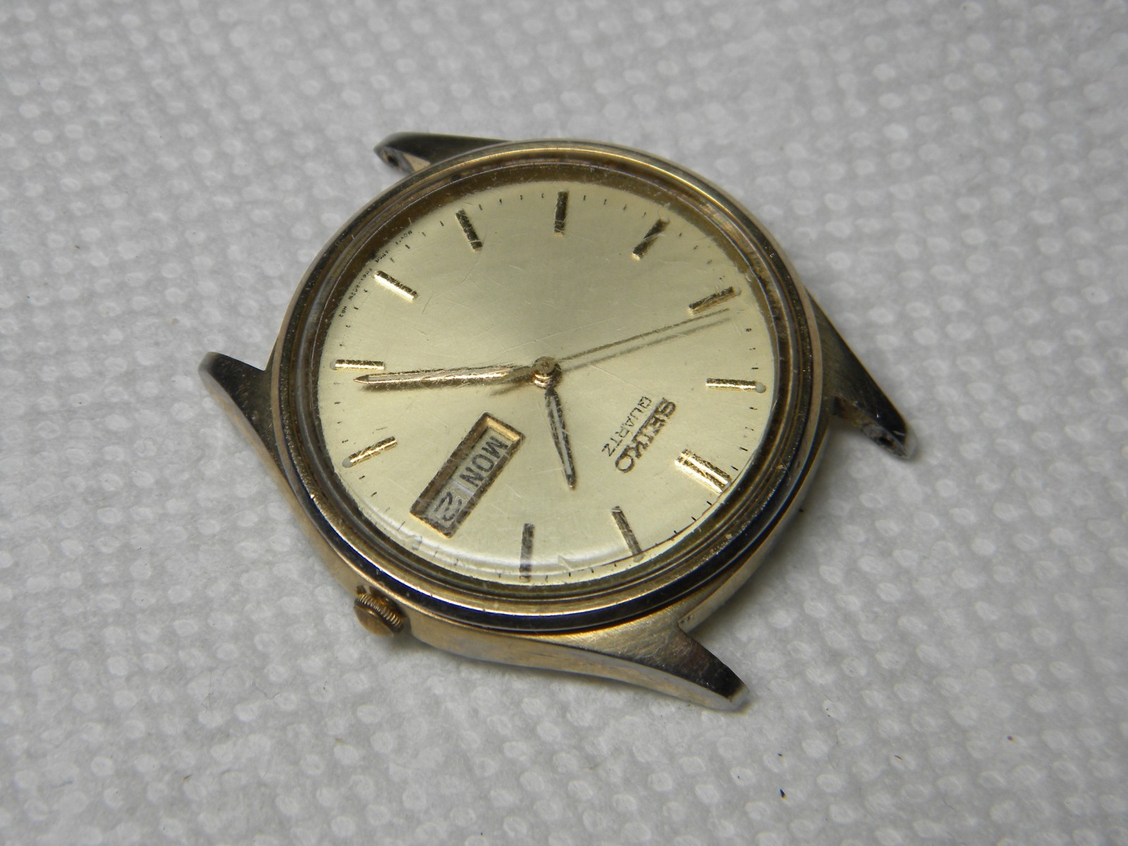 Seiko Case Quartz 8123-6009 & Seiko Quartz Wrist Watch 7N43-8A39 NoRun Parts