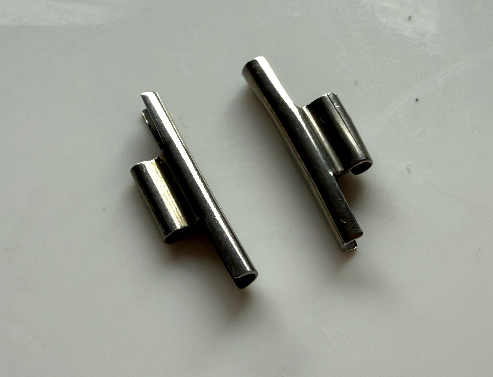 Genuine Rolex 2 Connector – Tube for Curved fitting 18-7 mm Ref 7835 7205 N.O.S
