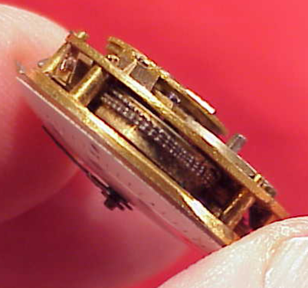 VINTAGE SMALL VERGE FUSEE POCKET WATCH MOVEMENT 22.69MM ACROSS DIAL UPPER PIVOT