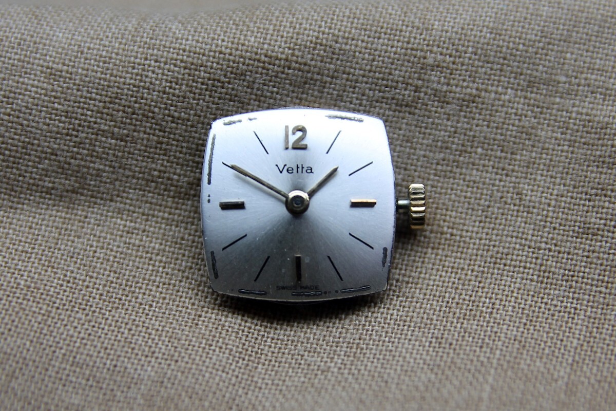 TOP – Vintage Movement and Dial