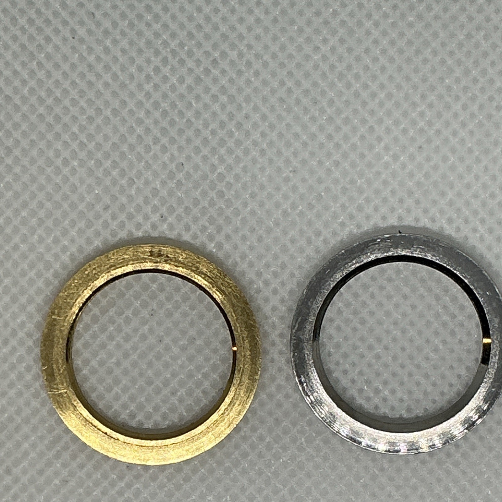 2x Metal Gucci Watch Bezel Rings/Bezels Set – Gold & Silver Tone Colors