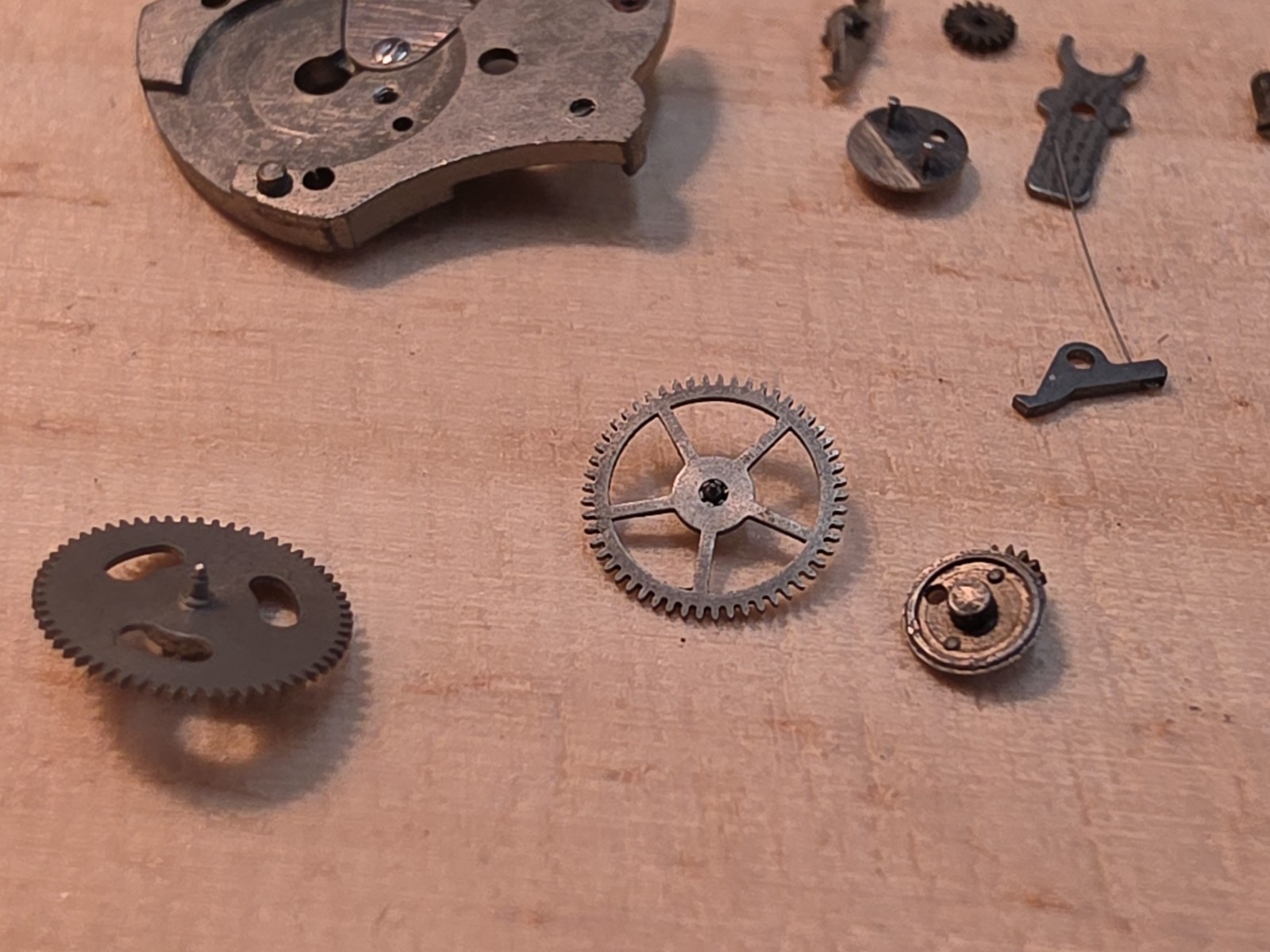 Lot Of Mixed Elgin 644 17j Automatic Parts-Rotor, Bridges, Wheels….