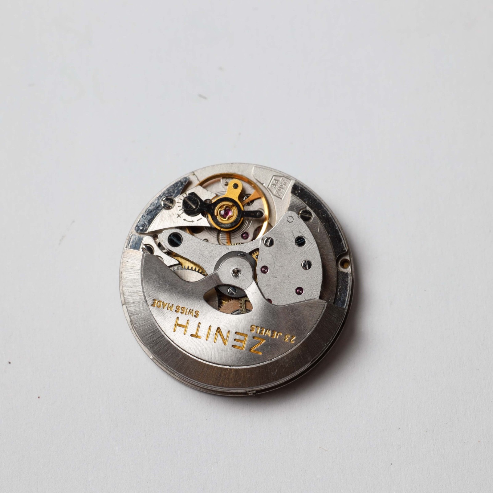 Zenith 2562 PC Movement for Parts or Parts