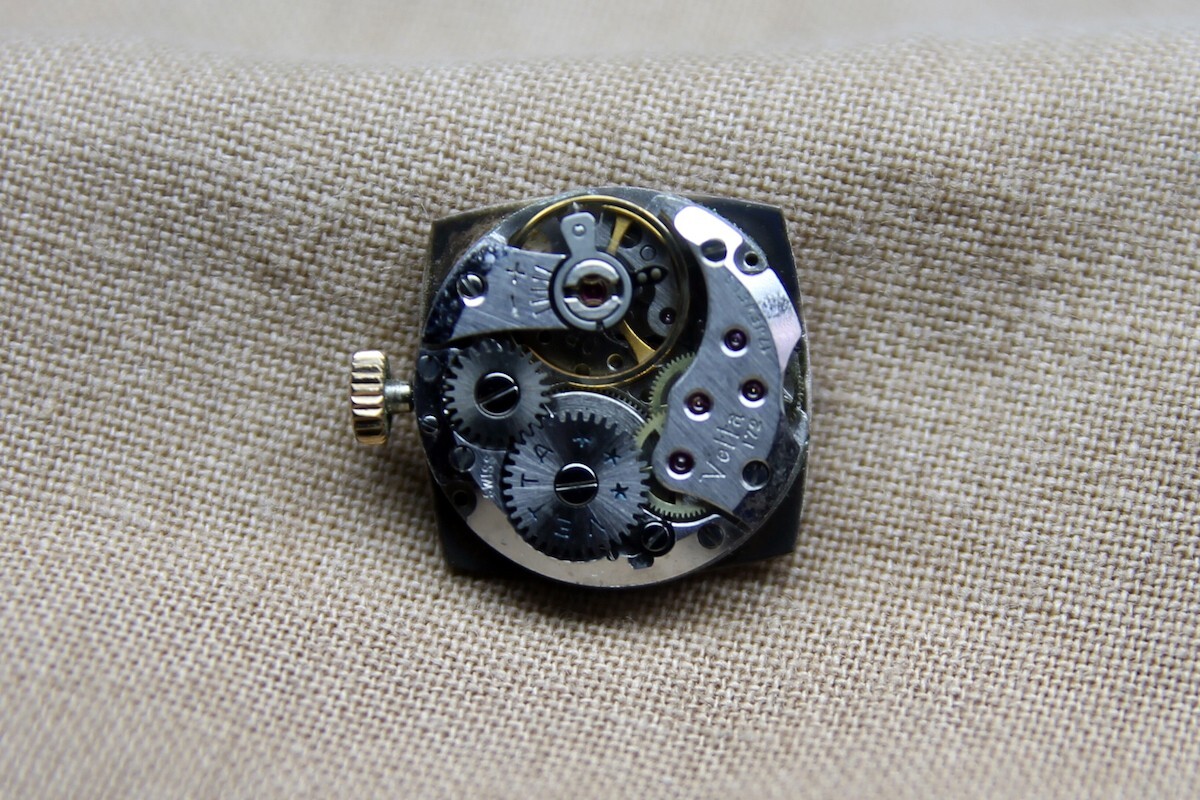 TOP – Vintage Movement and Dial