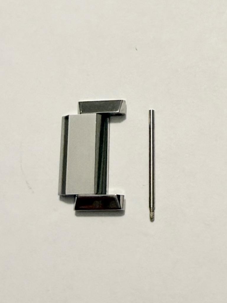 Authentic Movado Sapphire Stainless Steel 84.G1.2896 Full Link 22MM