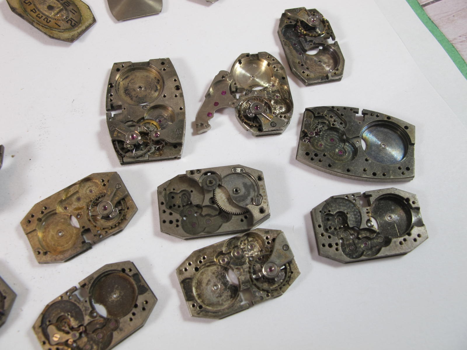 GRUEN CALIBER 153 WATCH MOVEMENTS + DIALS