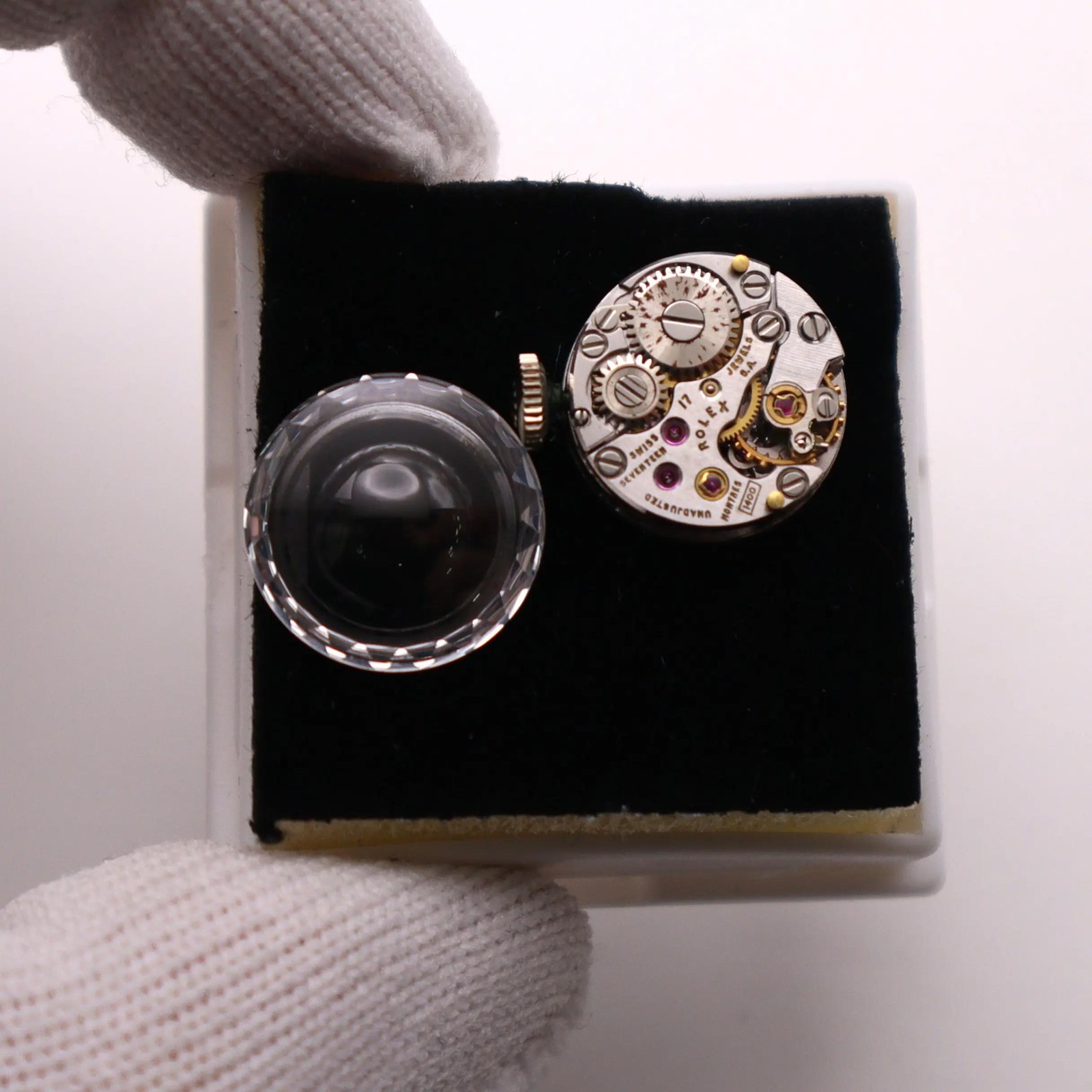 Rolex 17 Jewels Silver Dial Crystal Movement 1400