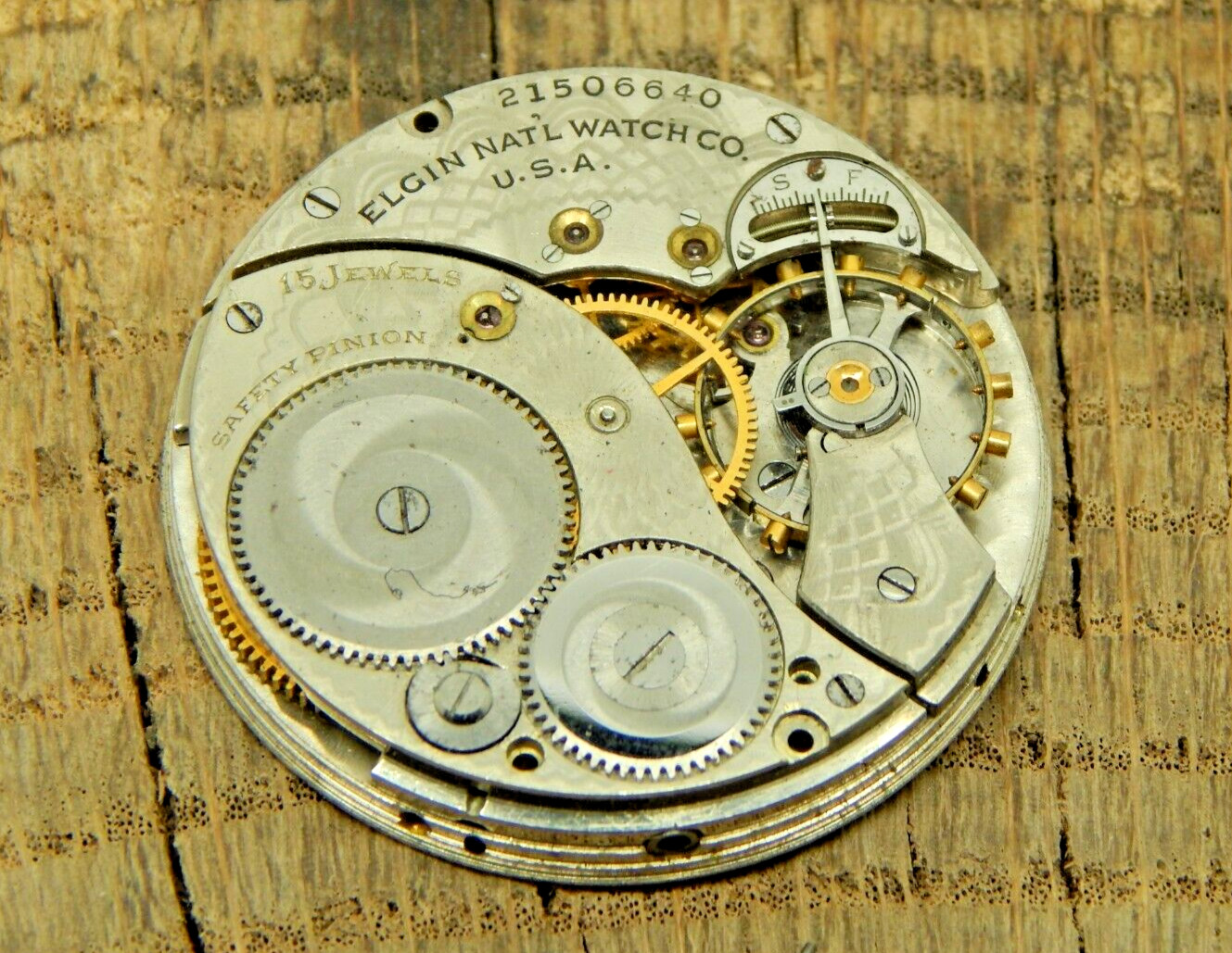 Antique Elgin Pocket watch movement 12s 15j Grade 384 Model 3 Circa 1919