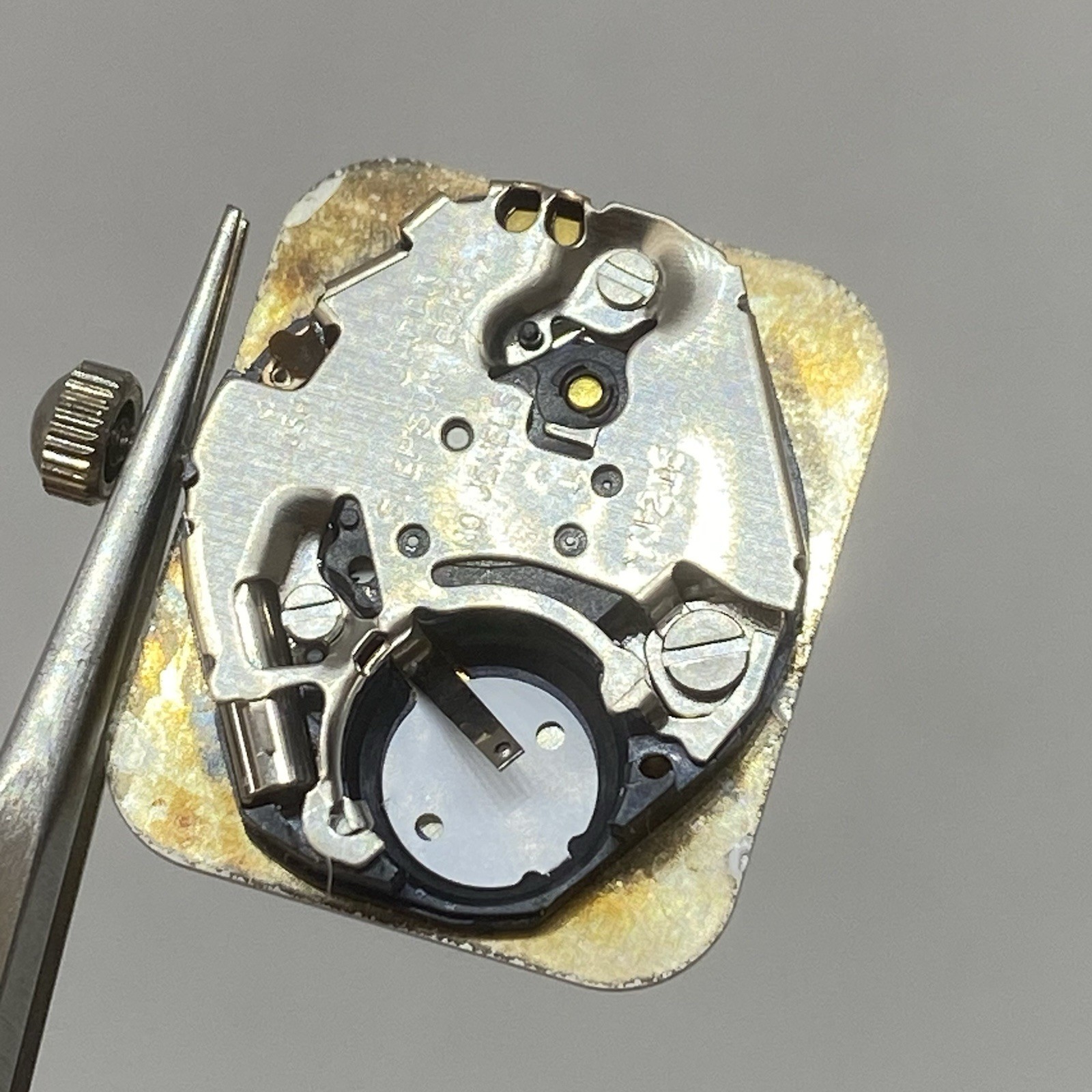 S.Epson Y121E Quartz Movement 3 Hands w/ Dial Stem Crown Running Eikon