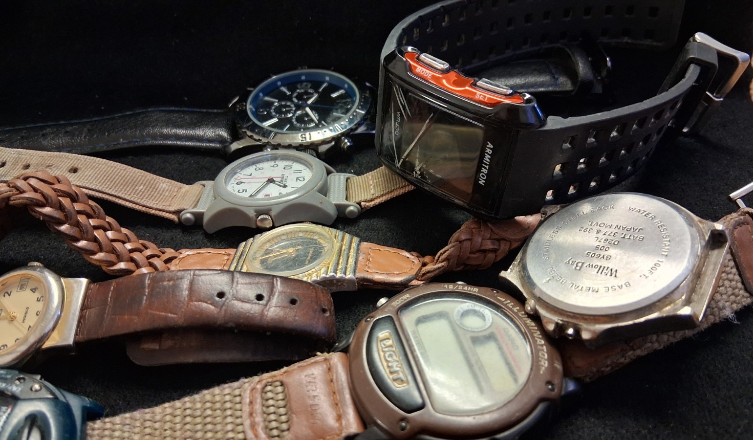 JUNK DRAWER VINTAGE WRISTWATCH LOT MIXED ASSORTMENT TIMEX CARRIAGE CASIO & MORE