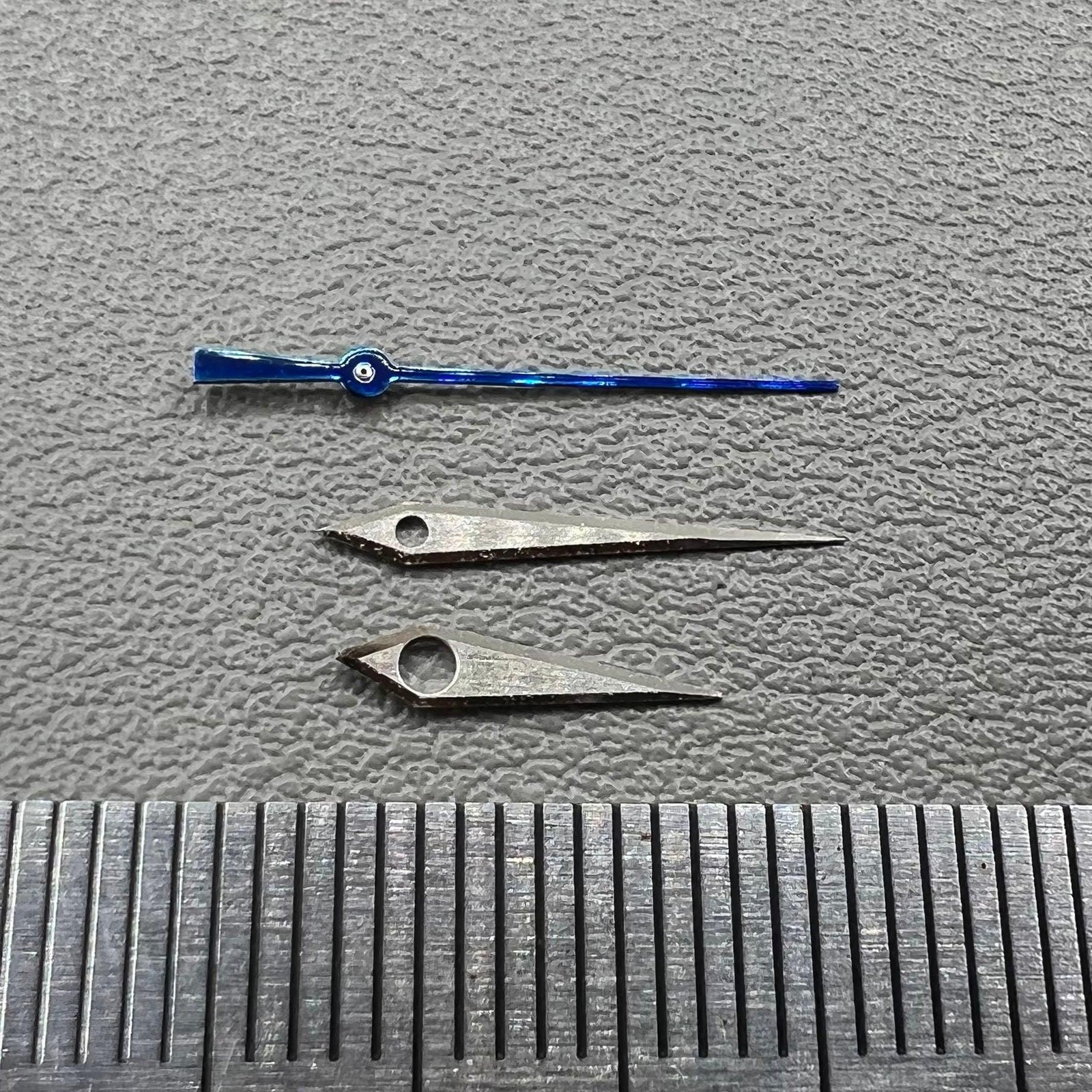 12.5mm No Lume Silver+Blue Brushed Process Hemming Watch Hands Set for NH35/36