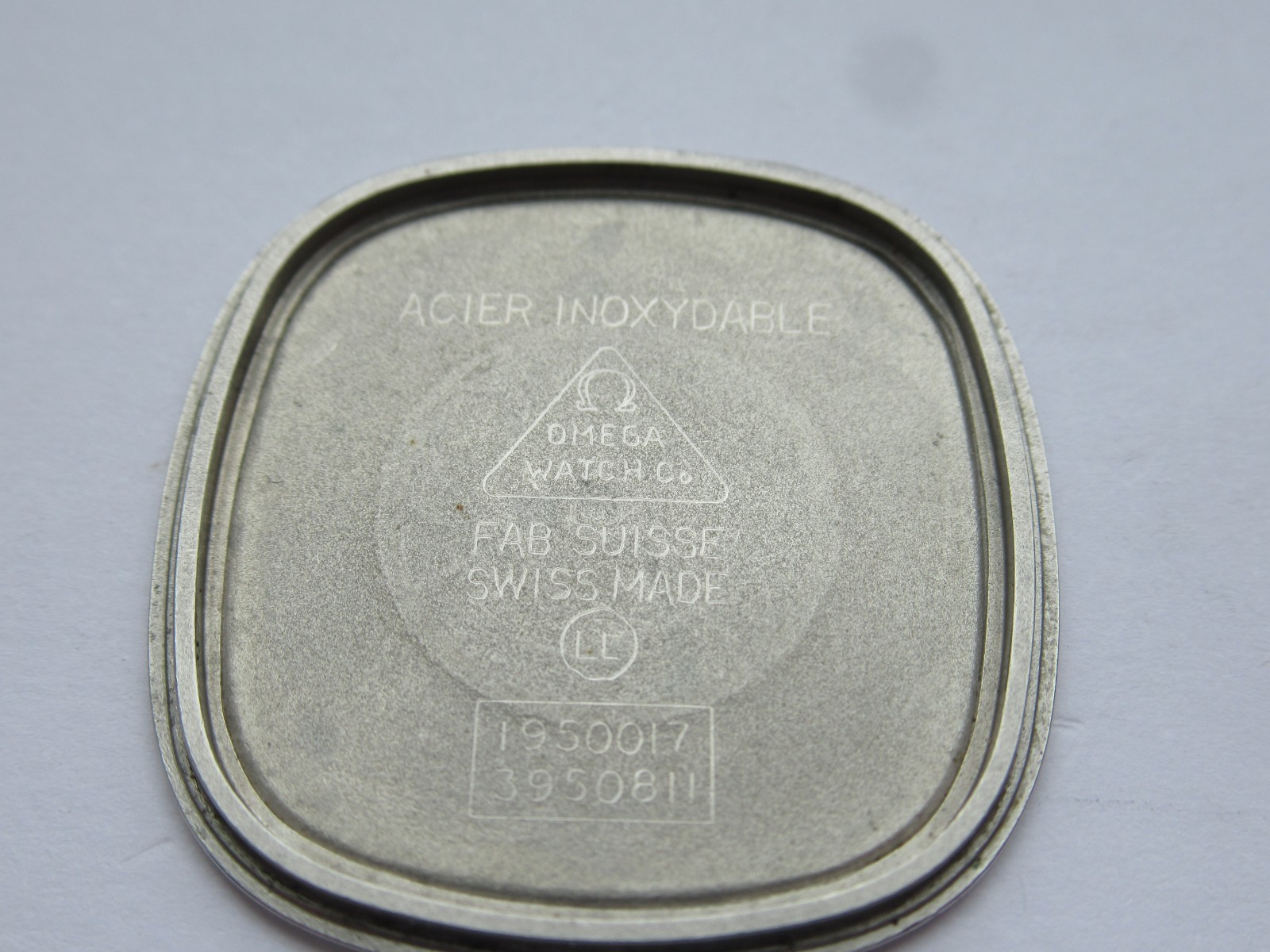 Omega De Ville Quartz 1336 Vintage Watch Case Back Cover 1950017 39050811 Used