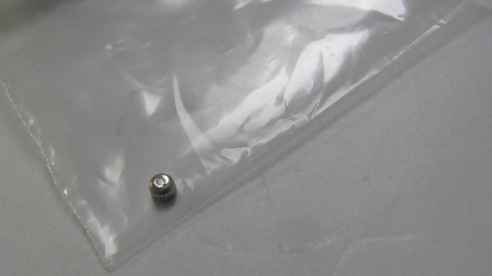 OMEGA STEEL OR YELLOW SCREW DOWN CROWN O69ST42132 3.05X2.0MM FACTORY NEW