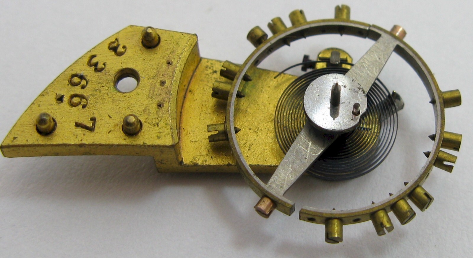 Waltham 14s 1884 Watch Movement 17 jewels fit OF case Serial 2823667 for parts