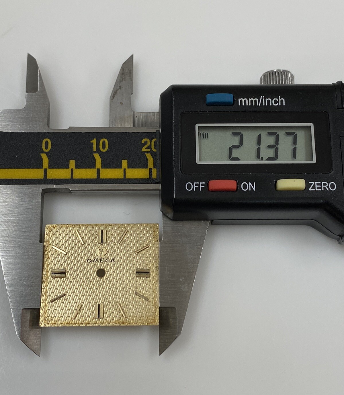 Original Omega Cal. 620 Gold 21.4mm X 19.1mm Dial