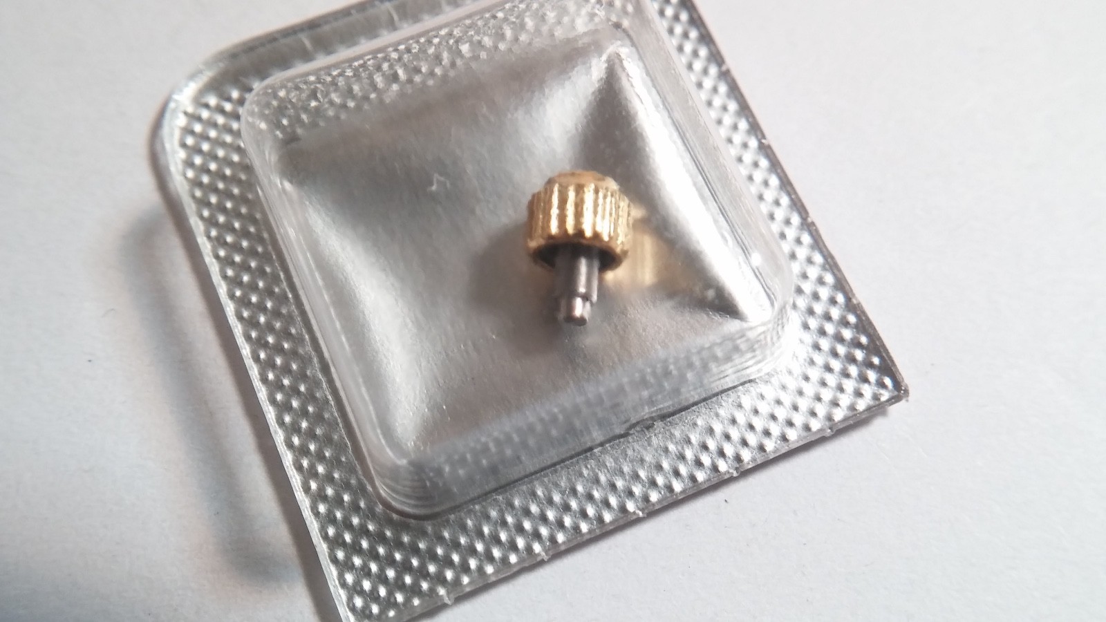 Tag Heuer gold screwdown crown 4.4mm x3.4 M0.9 Tag-32. NEW sealed