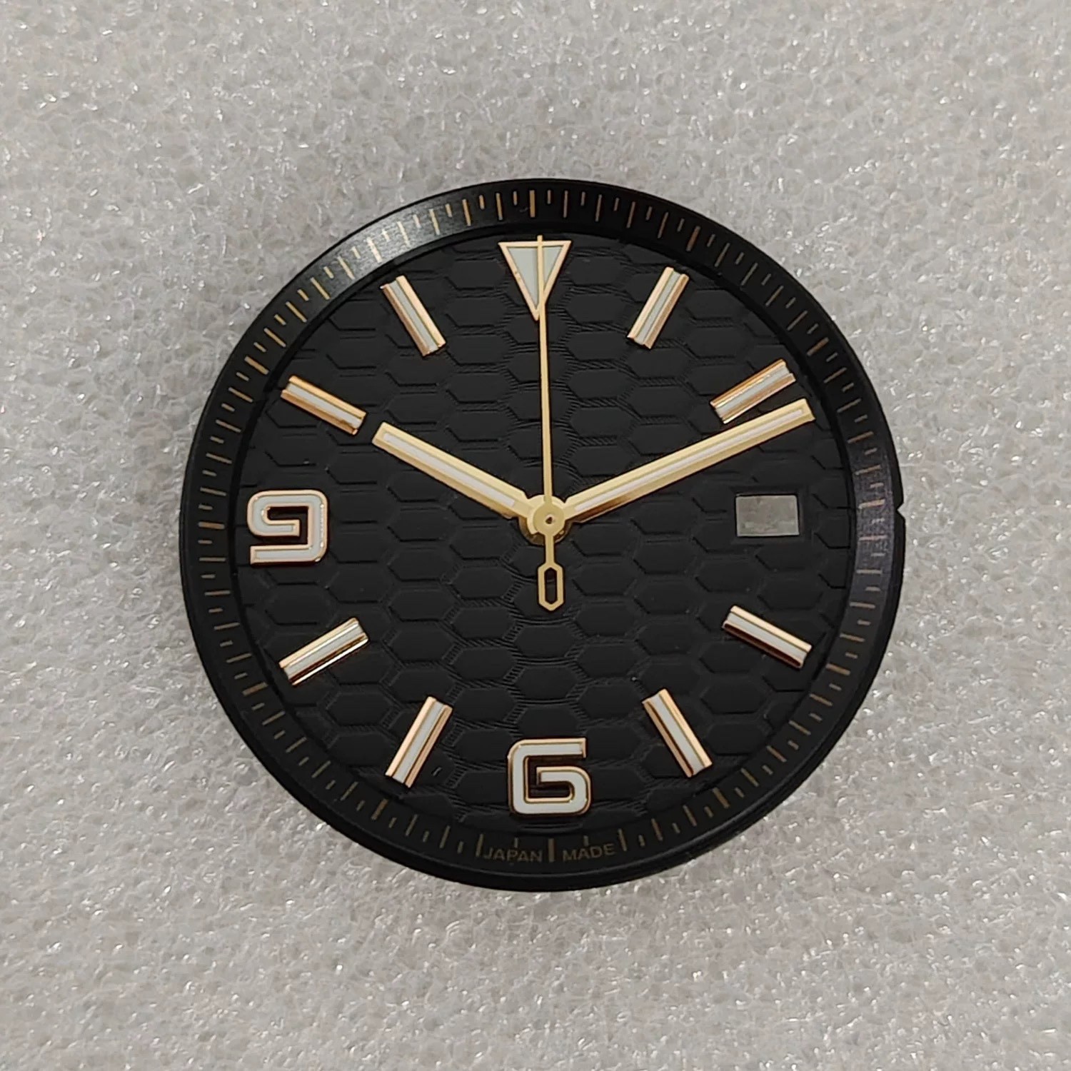 33.8mm Honeycomb Luminous Watch Dial + Gold Hand Set for NH35 NH36 Date
