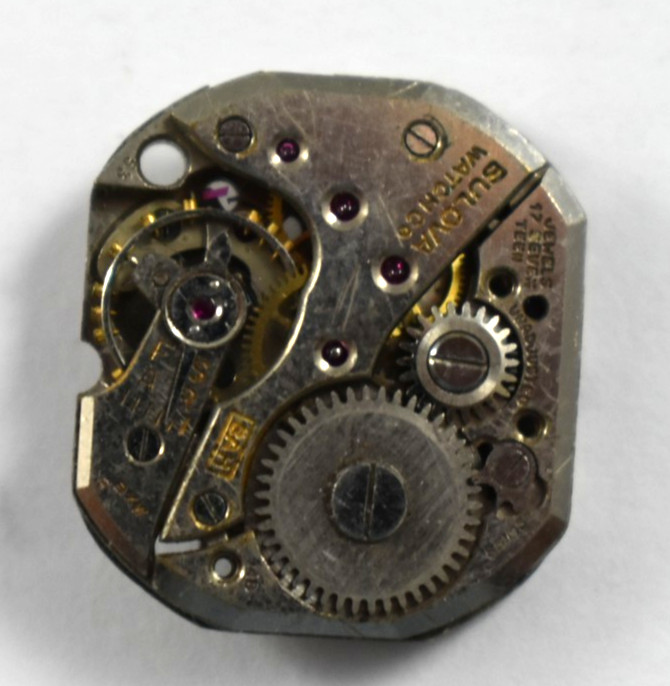 Vintage Bulova Manual Wind 17J 8AH Wrist Watch Movement lot.fg