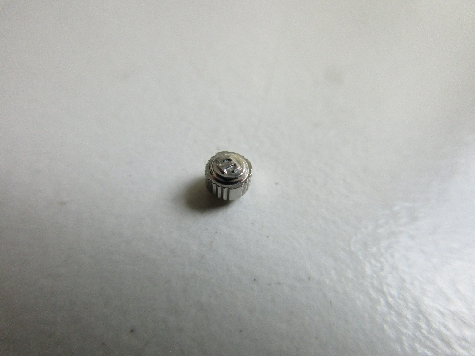 Tissot steel Swiss N.O.S watch crown diam. 3.0 mm – stem thread 0.9 mm