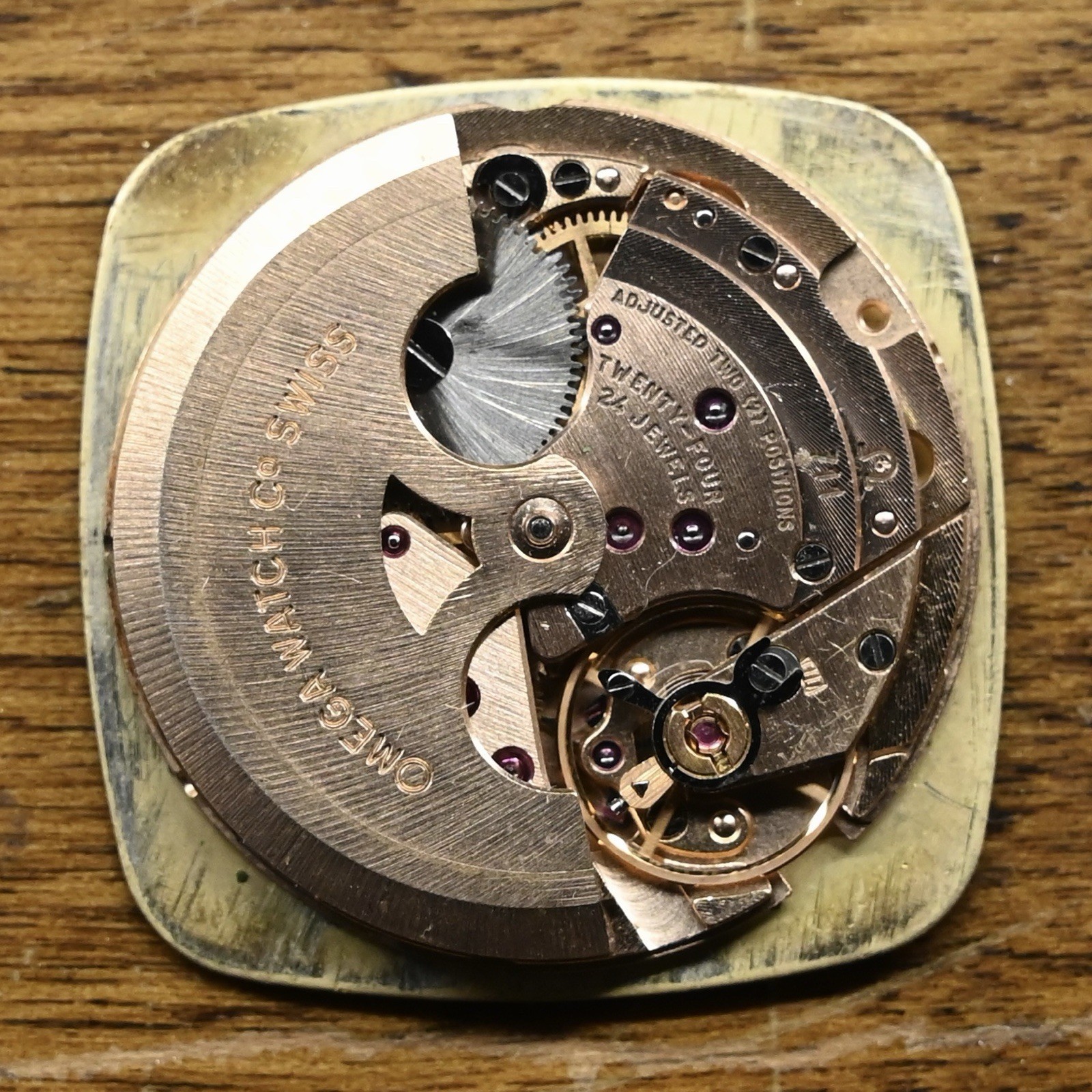 Omega De Ville Cal. 711 Automatic Watch Movement Dial Hands Crown Runs 24 Jewels