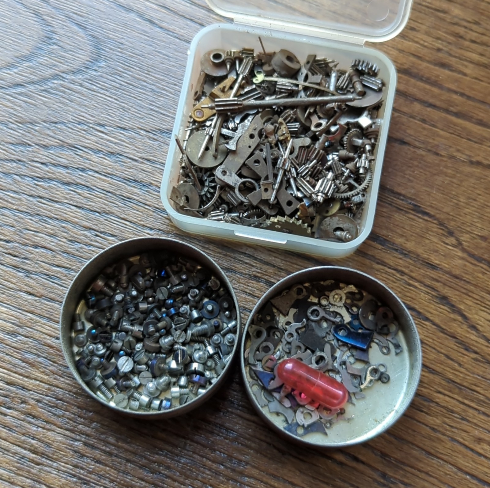 Pocket Watch Parts Lot inc. Screws and Clicks (CU32)